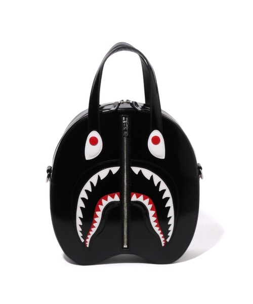 A BATHING APE(アベイシングエイプ)の「SHARK LEATHER SHOULDER BAG(ショルダーバッグ・メンズ・ブラック・FREE)」の2枚目の写真