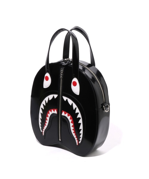 A BATHING APE(アベイシングエイプ)の「SHARK LEATHER SHOULDER BAG(ショルダーバッグ・メンズ・ブラック・FREE)」の3枚目の写真