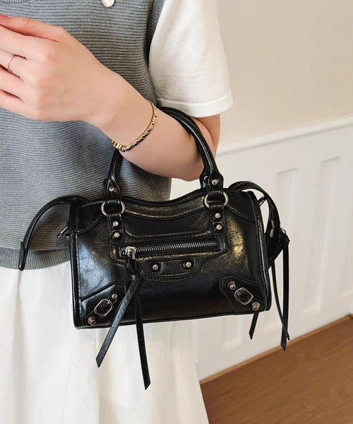 LA VORAGINE(ラ ヴォラジネ)の「レトロバイカーハンドバッグ 2 カラー 2WAY スタッズ(ハンドバッグ・レディース・Black/C・FREE)」の1枚目の写真