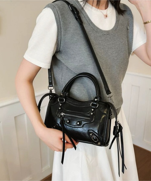 LA VORAGINE(ラ ヴォラジネ)の「レトロバイカーハンドバッグ 2 カラー 2WAY スタッズ(ハンドバッグ・レディース・Black/C・FREE)」の3枚目の写真