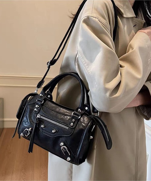 LA VORAGINE(ラ ヴォラジネ)の「レトロバイカーハンドバッグ 2 カラー 2WAY スタッズ(ハンドバッグ・レディース・Black/C・FREE)」の22枚目の写真