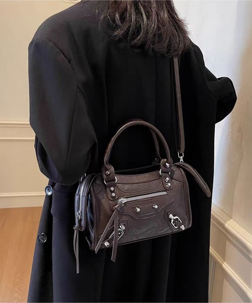 LA VORAGINE(ラ ヴォラジネ)の「レトロバイカーハンドバッグ 2 カラー 2WAY スタッズ(ハンドバッグ・レディース・Black/C・FREE)」の11枚目の写真