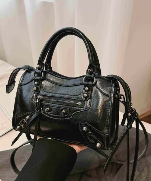 LA VORAGINE(ラ ヴォラジネ)の「レトロバイカーハンドバッグ 2 カラー 2WAY スタッズ(ハンドバッグ・レディース・Black/C・FREE)」の9枚目の写真