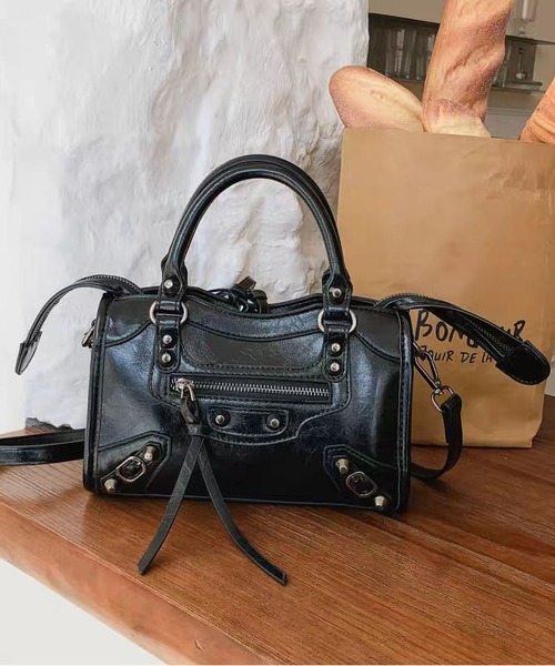 LA VORAGINE(ラ ヴォラジネ)の「レトロバイカーハンドバッグ 2 カラー 2WAY スタッズ(ハンドバッグ・レディース・Black/C・FREE)」の10枚目の写真
