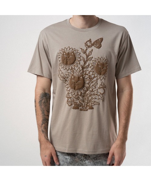 RIPNDIP(リップンディップ)の「WHERE THE FLOWERS BLOOM TEE(Tシャツ/カットソー・メンズ・サンドベージュ・MEDIUM/LARGE/X-LARGE/XX-LARGE)」の1枚目の写真