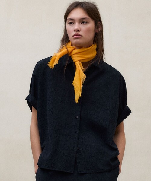 ECOALF(エコアルフ)の「MELANIA サッカー シャツ / MELANIA SEERSUCKER SHIRT WOMAN(シャツ/ブラウス・レディース・ホワイト/ダークネイビー・FREE)」の2枚目の写真