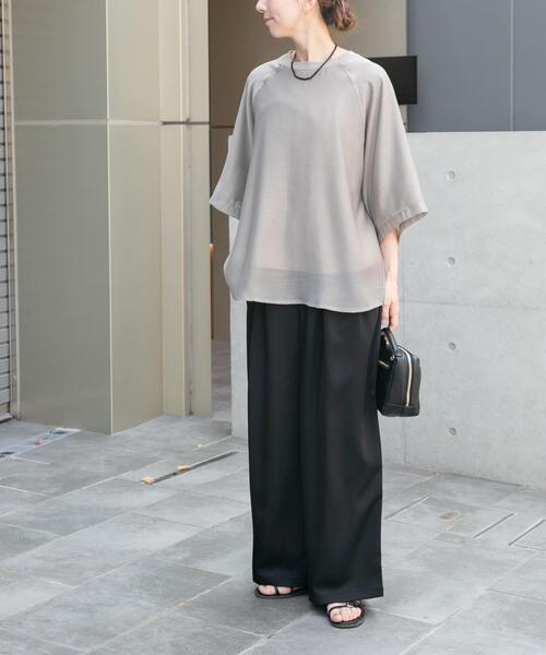 ITEMS URBANRESEARCH(アイテムズ アーバンリサーチ)の「オーガンジーレイヤードTシャツ(Tシャツ/カットソー・レディース・ベージュ/グレー/ホワイト・FREE)」の15枚目の写真
