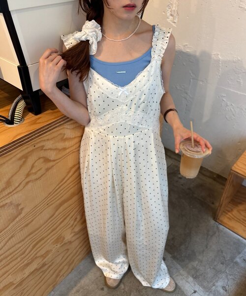 w closet(ダブルクローゼット)の「ドットキャミサロペット(その他パンツ・レディース・ブラック/オフホワイト/ボルドー・SMALL/MEDIUM)」の1枚目の写真