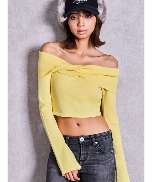 GYDA(ジェイダ)の「TWISTオフショルタイトニットトップス(ニット/セーター・レディース・ブラック/オフホワイト/イエロー・FREE)」の3枚目の写真