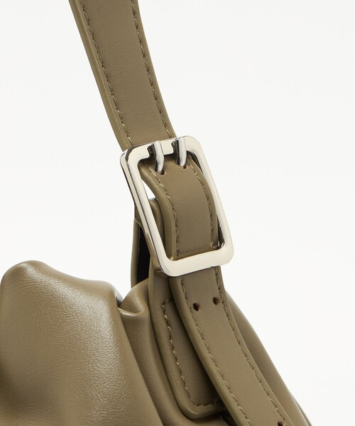 green label relaxing(グリーンレーベルリラクシング)の「ギャザーショルダーバッグ 2WAY(ショルダーバッグ・レディース・ブラック/ダークグリーン・FREE)」の9枚目の写真