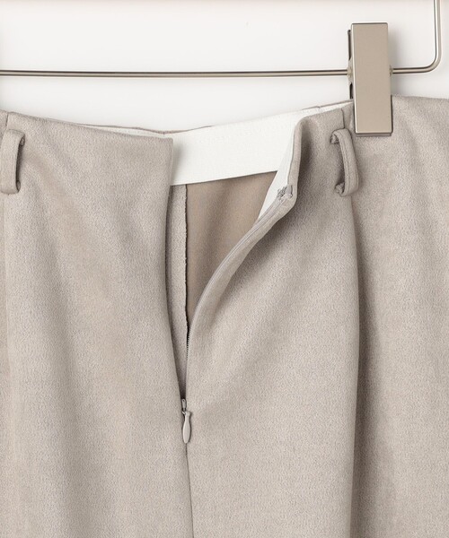 NOLLEY’S(ノーリーズ)の「ウォッシャブルダンボールスエードタイトスカート(スカート・レディース・ベビーピンク/グレイッシュベージュ/チャコールグレー・34/36/38/40)」の5枚目の写真