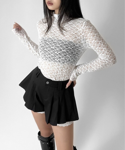 LVEU.(ラブユ.)の「【LVEU.】ハイネックレースシアートップス / トップス カットソー シアー レース ハイネック 長袖 インナー レイヤード 総レース ブラック ホワイト ZOZOTOWN限定(Tシャツ/カットソー・レディース・ブラック/ホワイト・FREE)」の2枚目の写真