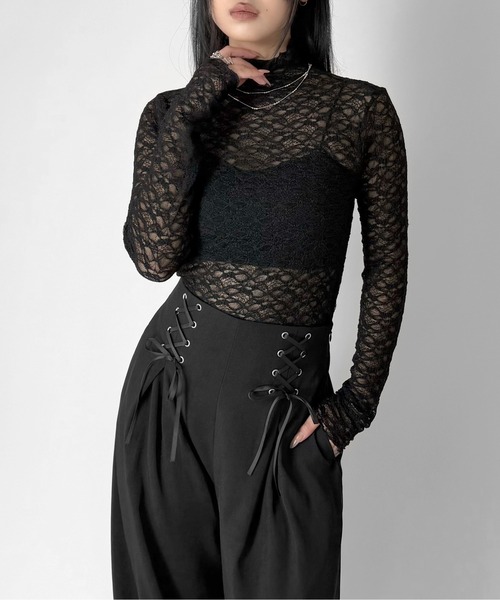 LVEU.(ラブユ.)の「【LVEU.】ハイネックレースシアートップス / トップス カットソー シアー レース ハイネック 長袖 インナー レイヤード 総レース ブラック ホワイト ZOZOTOWN限定(Tシャツ/カットソー・レディース・ブラック/ホワイト・FREE)」の1枚目の写真