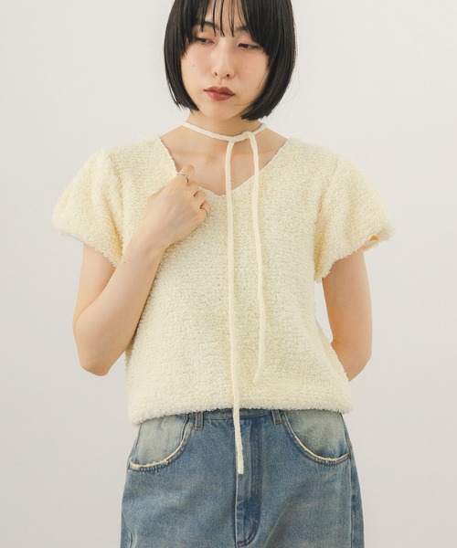 KBF(ケイビーエフ)の「ループニットパフスリーブトップス(ニット/セーター・レディース・アイボリー/ブラック・ONE)」の2枚目の写真