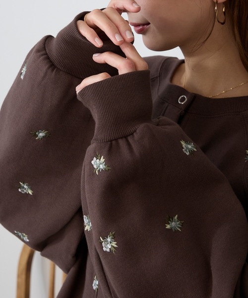 MONO-MART(モノマート)の「フラワー刺繍 クルーネック 裏起毛 スウェットカーディガン(カーディガン/ボレロ・レディース・ネイビー/杢グレー/ブラウン/スミクロ・FREE)」の7枚目の写真