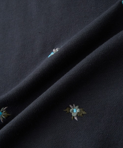 MONO-MART(モノマート)の「フラワー刺繍 クルーネック 裏起毛 スウェットカーディガン(カーディガン/ボレロ・レディース・ネイビー/杢グレー/ブラウン/スミクロ・FREE)」の20枚目の写真