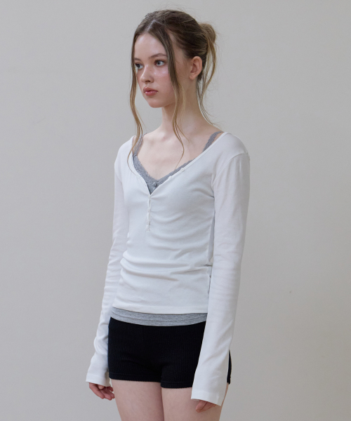 ROSEFRANTZ（ロゼフランツ）の「Basic V-neck Long Sleeve [Ivory]（Tシャツ/カットソー・レディース・アイボリー・SMALL/MEDIUM/X-SMALL）」の3枚目の写真