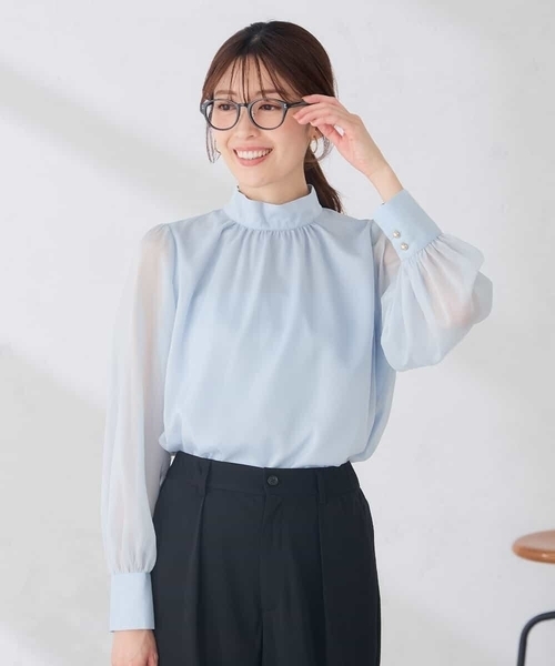 a.v.v(アーヴェヴェ)の「ハイネック シャイニー シアーブラウス(シャツ/ブラウス・レディース・アイボリー/ダークインディゴブルー・38/40)」の4枚目の写真