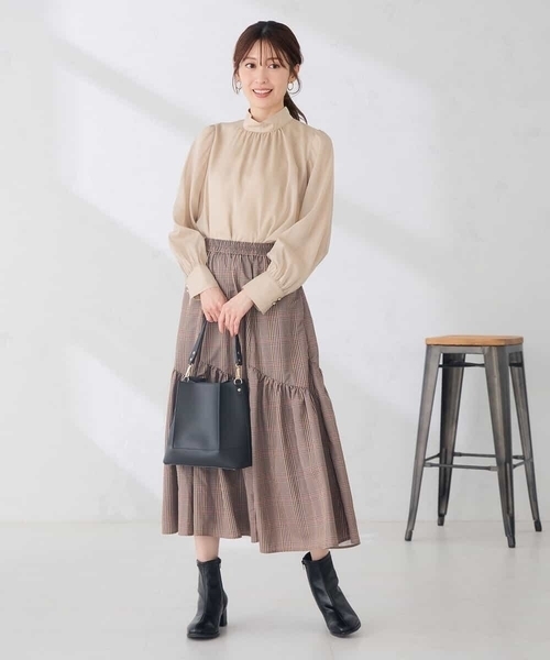 a.v.v(アーヴェヴェ)の「ハイネック シャイニー シアーブラウス(シャツ/ブラウス・レディース・アイボリー/ダークインディゴブルー・38/40)」の15枚目の写真