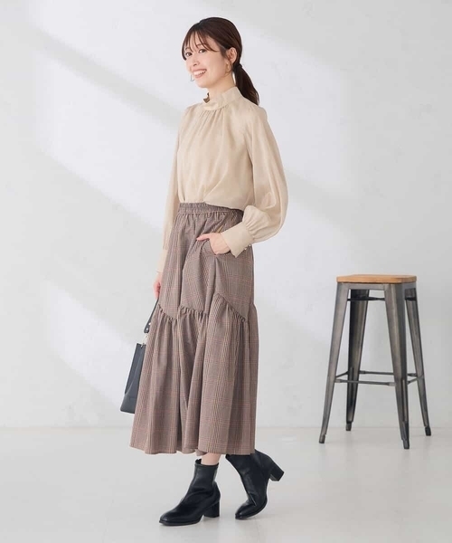 a.v.v(アーヴェヴェ)の「ハイネック シャイニー シアーブラウス(シャツ/ブラウス・レディース・アイボリー/ダークインディゴブルー・38/40)」の17枚目の写真