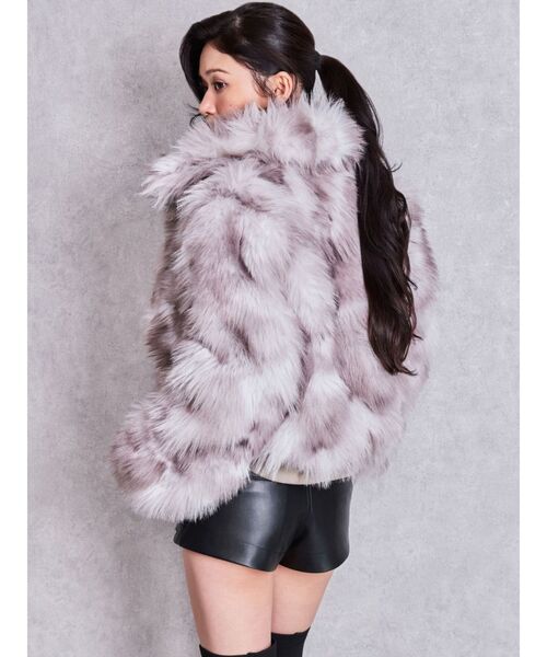 GYDA(ジェイダ)の「bijou designフェイクレザーショートパンツ(その他パンツ・レディース・ブラック・MEDIUM/SMALL)」の17枚目の写真