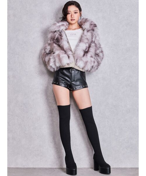 GYDA(ジェイダ)の「bijou designフェイクレザーショートパンツ(その他パンツ・レディース・ブラック・MEDIUM/SMALL)」の19枚目の写真