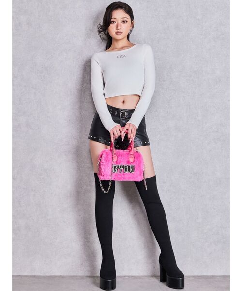 GYDA(ジェイダ)の「bijou designフェイクレザーショートパンツ(その他パンツ・レディース・ブラック・MEDIUM/SMALL)」の10枚目の写真