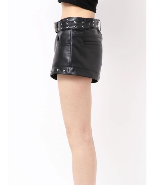 GYDA(ジェイダ)の「bijou designフェイクレザーショートパンツ(その他パンツ・レディース・ブラック・MEDIUM/SMALL)」の14枚目の写真