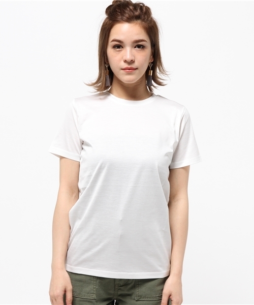 SLY（スライ）の「CREW NECK STANDARD T/SH-S（Tシャツ/カットソー・レディース・ホワイト/ライトベージュ/ライトブルー/ライトピンク/ブラック・1/2）」の8枚目の写真