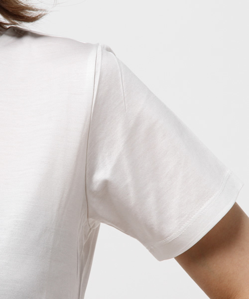 SLY（スライ）の「CREW NECK STANDARD T/SH-S（Tシャツ/カットソー・レディース・ホワイト/ライトベージュ/ライトブルー/ライトピンク/ブラック・1/2）」の12枚目の写真