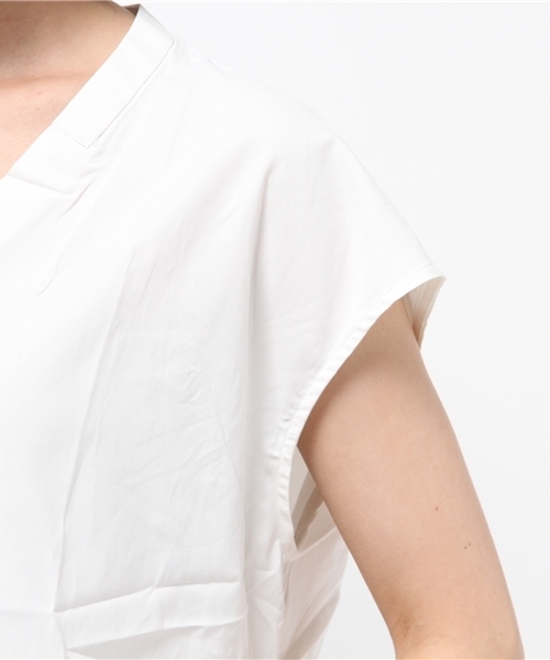 titivate（ティティベイト）の「Vﾈｯｸﾉｰｽﾘｰﾌﾞｼｬﾂﾌﾞﾗｳｽ（シャツ/ブラウス・レディース・オフホワイト/ストライプ/ブラック・FREE）」の12枚目の写真