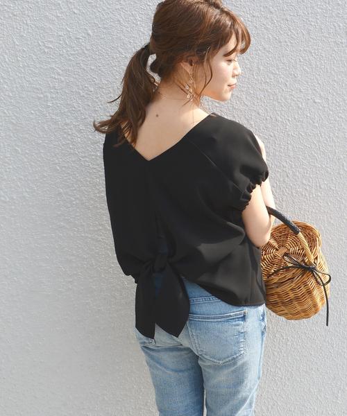 Prefer SHIPS(プリファーシップス)の「Prefer SHIPSバックリボンブラウス◇(シャツ/ブラウス・レディース・ベージュ/ブラック・ONE SIZE)」の2枚目の写真