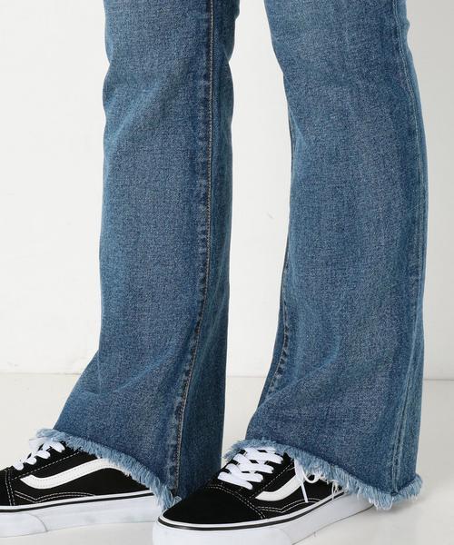 Another Edition(アナザーエディション)の「BOOTS CUTデニムパンツ ◆(デニムパンツ・レディース・ライトブルー/コバルトブルー・MEDIUM/SMALL)」の10枚目の写真