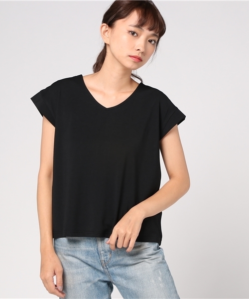 TRUDEA(トルディア)の「ソフトクールクールVネック カットソー(Tシャツ/カットソー・レディース・ブラック/カーキ/ホワイト/ライトグレー/ピンク・MEDIUM)」の2枚目の写真