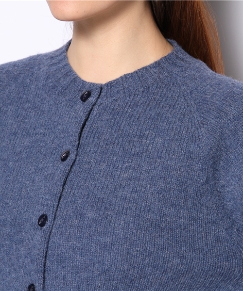 BEAUTY&YOUTH UNITED ARROWS（ビューティーアンドユースユナイテッドアローズ）の「BY JOHN TULLOCK クルーネックカーディガン ◆（カーディガン/ボレロ・レディース・ナチュラル/ダークブラウン/レッド/ロイヤルブルー・フリー）」の7枚目の写真