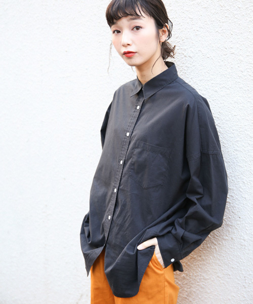 LOWRYS FARM(ローリーズファーム)の「BIGシャツ 784115 (シャツ/ブラウス・レディース・オフホワイト/ネイビー/レッド/ブラック・LARGE/MEDIUM)」の2枚目の写真