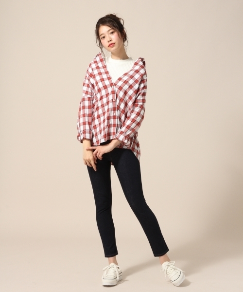 LOWRYS FARM(ローリーズファーム)の「BIGシャツ 784115 (シャツ/ブラウス・レディース・オフホワイト/ネイビー/レッド/ブラック・LARGE/MEDIUM)」の5枚目の写真