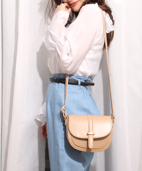 one after another NICE CLAUP(ワンアフターアナザーナイスクラップ)の「まるっこショルダーバッグ(ショルダーバッグ・レディース・ブラック/ベージュ/ブルー系その他・FREE)」の2枚目の写真