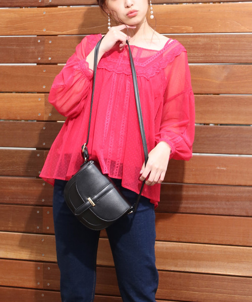 one after another NICE CLAUP(ワンアフターアナザーナイスクラップ)の「まるっこショルダーバッグ(ショルダーバッグ・レディース・ブラック/ベージュ/ブルー系その他・FREE)」の1枚目の写真