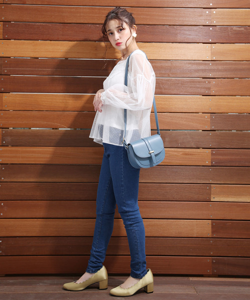 one after another NICE CLAUP(ワンアフターアナザーナイスクラップ)の「まるっこショルダーバッグ(ショルダーバッグ・レディース・ブラック/ベージュ/ブルー系その他・FREE)」の4枚目の写真