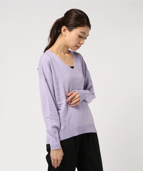 YECCA VECCA（イェッカヴェッカ）の「抜き衿ニットプルオーバー（ニット/セーター・レディース・ブラック/ベージュ/イエロー/ラベンダー/杢グレー・FREE）」の5枚目の写真