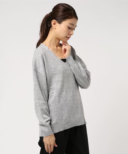 YECCA VECCA（イェッカヴェッカ）の「抜き衿ニットプルオーバー（ニット/セーター・レディース・ブラック/ベージュ/イエロー/ラベンダー/杢グレー・FREE）」の3枚目の写真