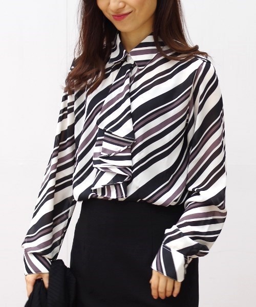 NARACAMICIE(ナラカミーチェ)の「バイヤスプリントラッフルタイシャツ(シャツ/ブラウス・レディース・グレー/レッド・MEDIUM/SMALL/LARGE)」の14枚目の写真