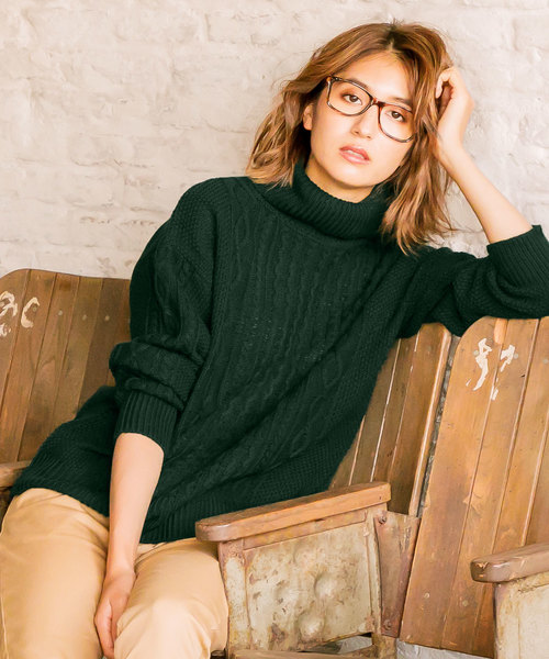 KOBE LETTUCE（コウベレタス）の「選べる2TYPE[Vネック/タートルネック]ゆるシルエットケーブルニットトップス＊レディース/セーター/長袖[C3274]神戸レタス（ニット/セーター・レディース・アイボリー/グレイッシュベージュ/キャメル/モスグリーン/パープル/チャコールグレー/ネイビー/ホワイト系その他/ベージュ系その他/イエロー系その他/グリーン系その他/パープル系その他/グレー系その他/ブルー系その他・FREE）」の8枚目の写真