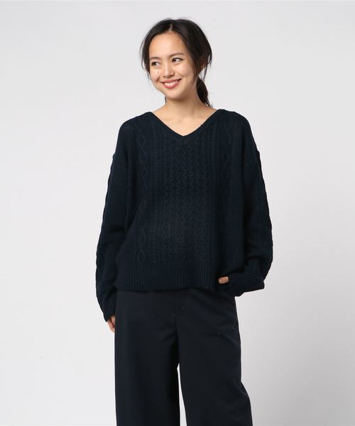 KOBE LETTUCE（コウベレタス）の「選べる2TYPE[Vネック/タートルネック]ゆるシルエットケーブルニットトップス＊レディース/セーター/長袖[C3274]神戸レタス（ニット/セーター・レディース・アイボリー/グレイッシュベージュ/キャメル/モスグリーン/パープル/チャコールグレー/ネイビー/ホワイト系その他/ベージュ系その他/イエロー系その他/グリーン系その他/パープル系その他/グレー系その他/ブルー系その他・FREE）」の9枚目の写真