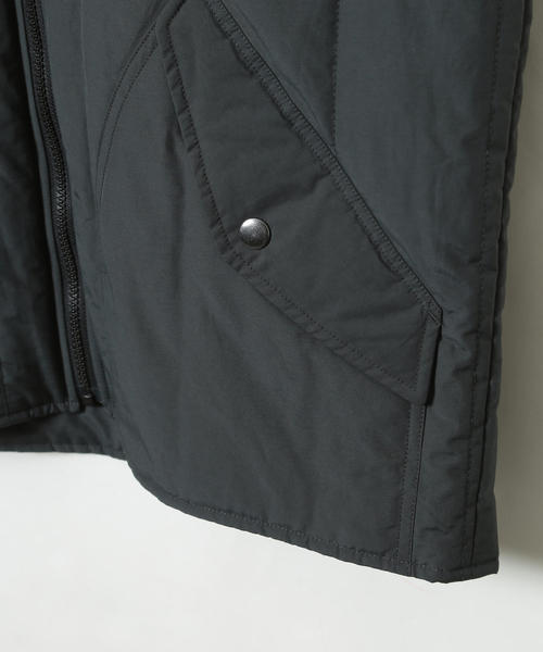 MEI（メイ）の「【GO OUT3月号掲載】MEI（メイ）別注アウトドアベスト（ダウンベスト・メンズ・ダークグレー/オリーブ・SMALL/X-LARGE/LARGE/MEDIUM）」の5枚目の写真