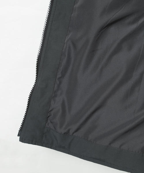 MEI（メイ）の「【GO OUT3月号掲載】MEI（メイ）別注アウトドアベスト（ダウンベスト・メンズ・ダークグレー/オリーブ・SMALL/X-LARGE/LARGE/MEDIUM）」の7枚目の写真