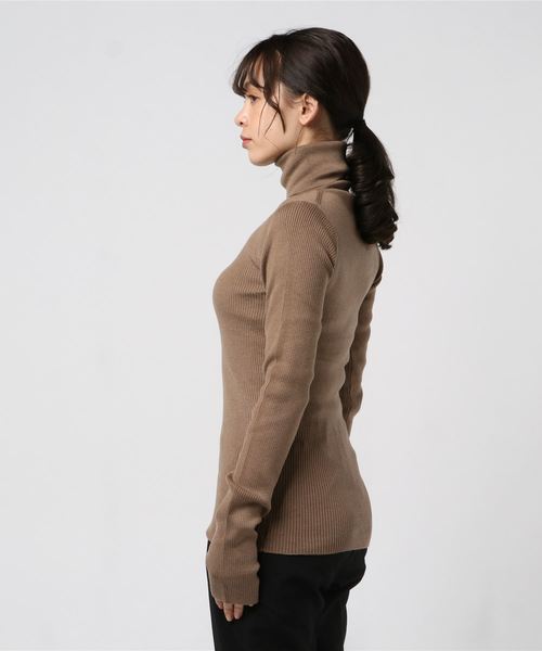 CLANE(クラネ)の「TURTLE RIB KNIT TOPS(ニット/セーター・レディース・ブラック/ベージュ/ピンク・1/2)」の4枚目の写真