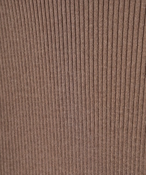 CLANE(クラネ)の「TURTLE RIB KNIT TOPS(ニット/セーター・レディース・ブラック/ベージュ/ピンク・1/2)」の9枚目の写真