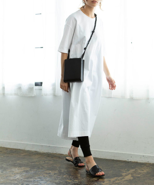 marjour(マージュール)の「SQUARE SHOULDER BAG(ショルダーバッグ・レディース・ブラック・FREE)」の6枚目の写真